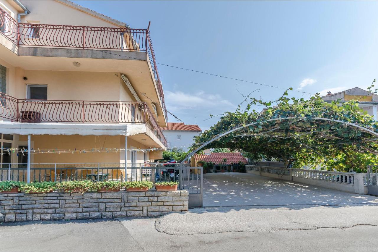 Apartments Mira I Vodice Eksteriør billede