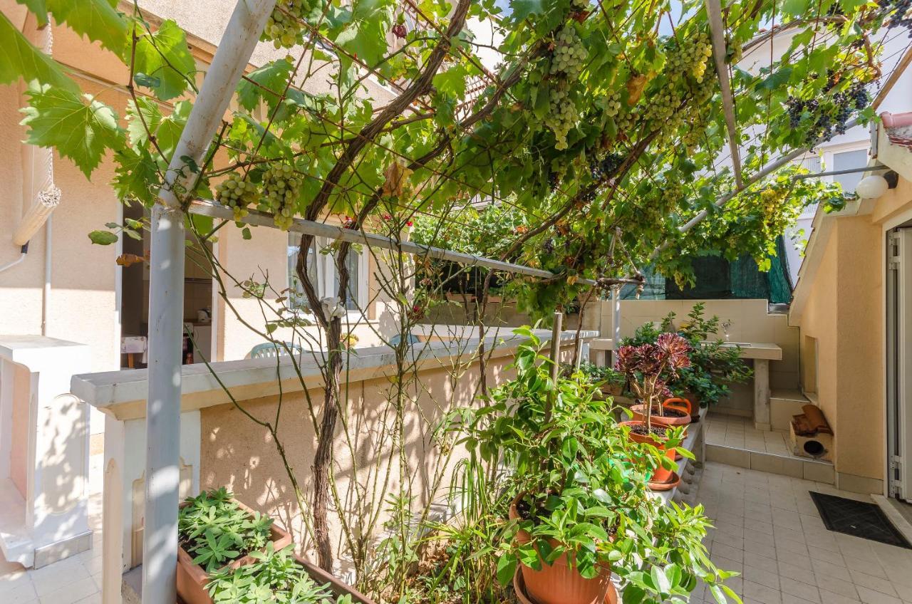 Apartments Mira I Vodice Eksteriør billede