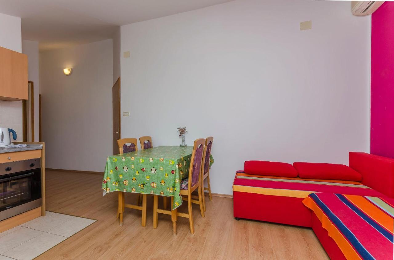 Apartments Mira I Vodice Eksteriør billede
