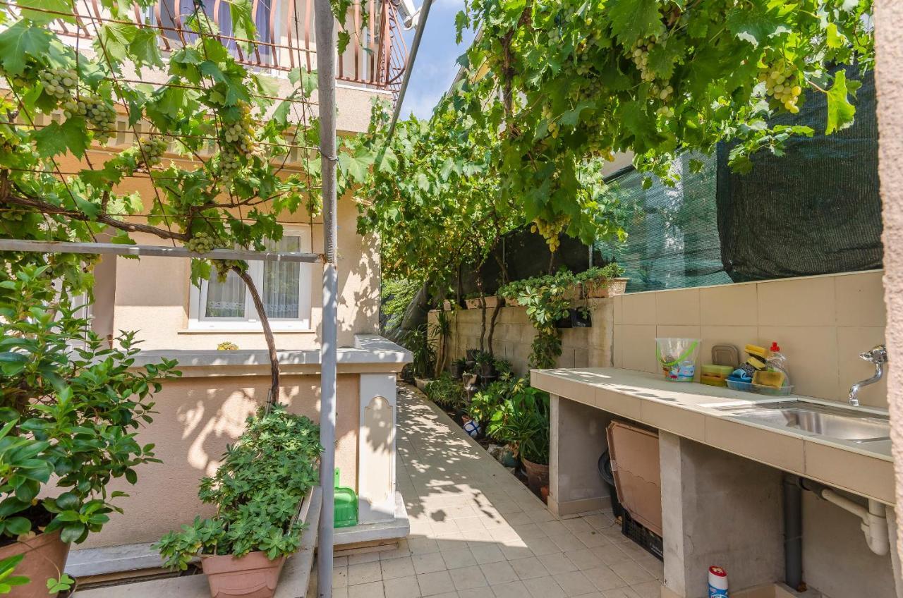 Apartments Mira I Vodice Eksteriør billede